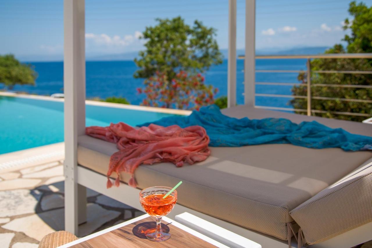 Villa Terra Del Nonno With Sea Views & Pool Gaios Exteriör bild