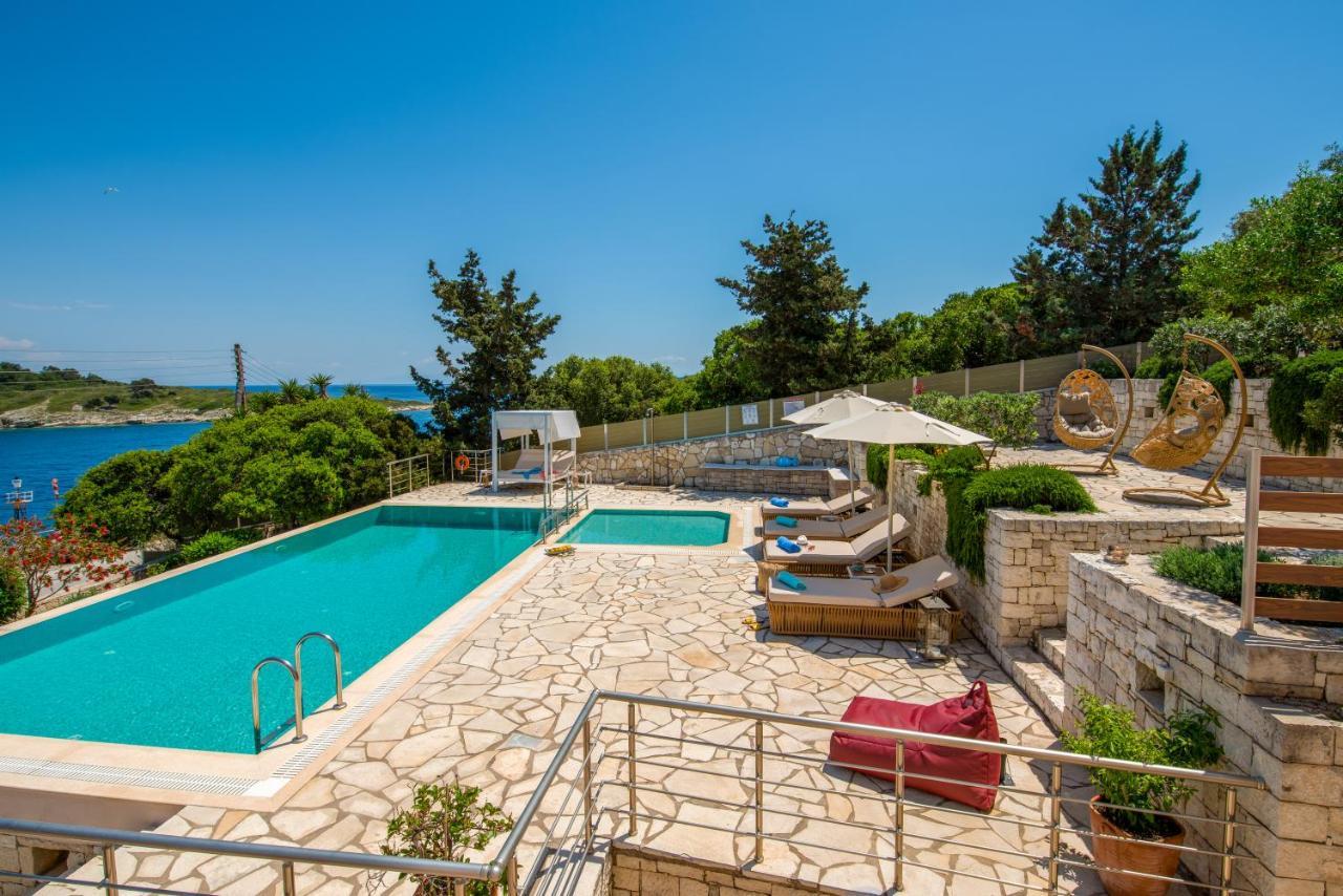 Villa Terra Del Nonno With Sea Views & Pool Gaios Exteriör bild