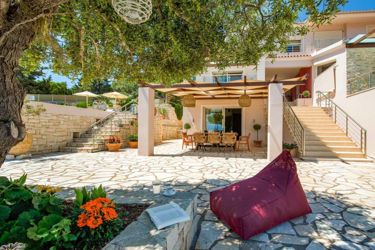 Villa Terra Del Nonno With Sea Views & Pool Gaios Exteriör bild
