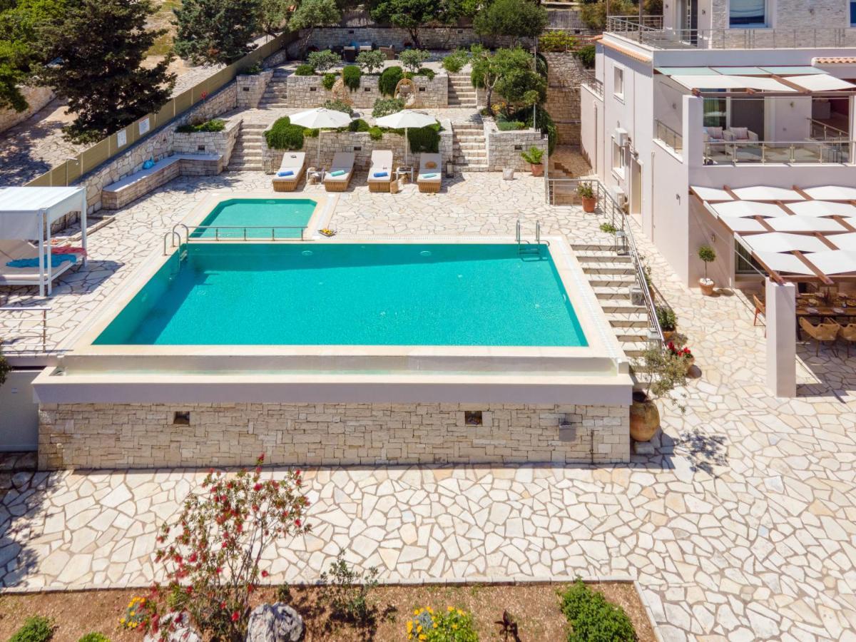 Villa Terra Del Nonno With Sea Views & Pool Gaios Exteriör bild