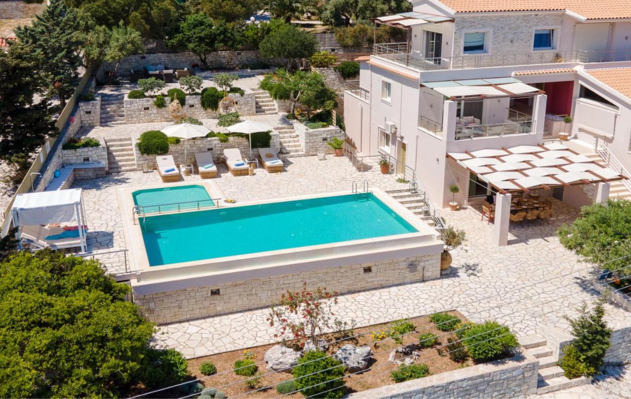 Villa Terra Del Nonno With Sea Views & Pool Gaios Exteriör bild