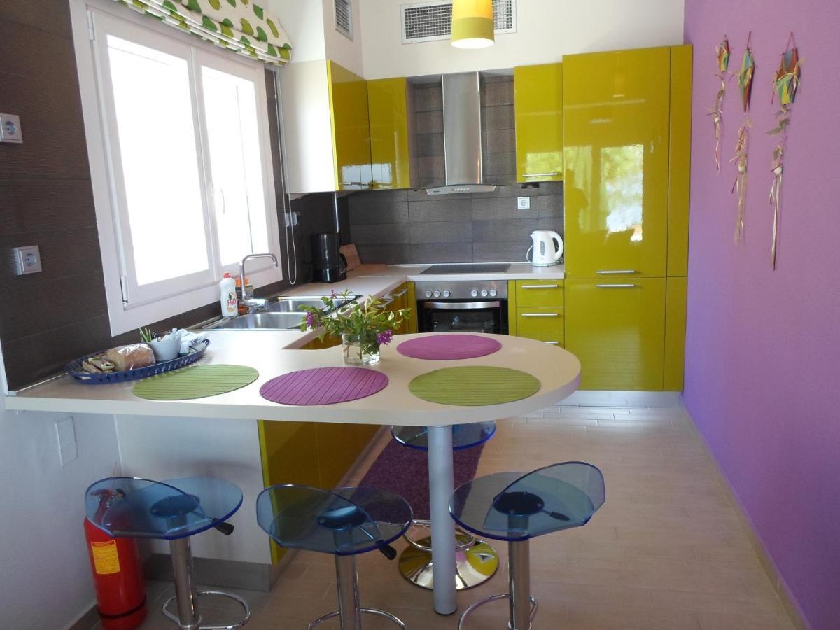 Villa Terra Del Nonno With Sea Views & Pool Gaios Rum bild